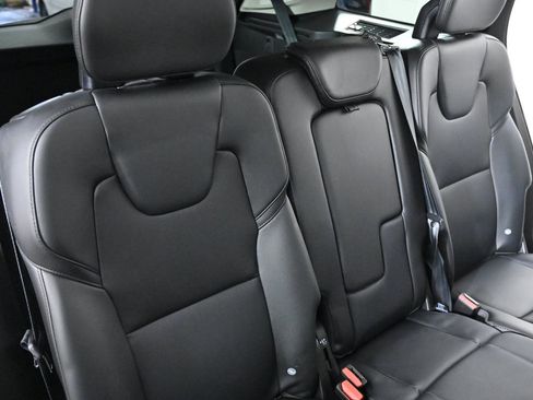 Used 2022 Volvo XC90 T5 Momentum w/ Advanced Package image 26