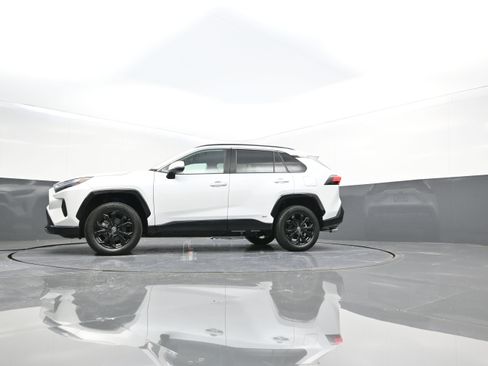 Used 2023 Toyota RAV4 SE image 38