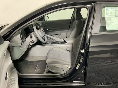 New 2026 Hyundai Elantra SE FWD image 19