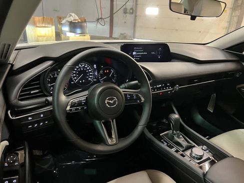 Used 2025 MAZDA MAZDA3 s image 24