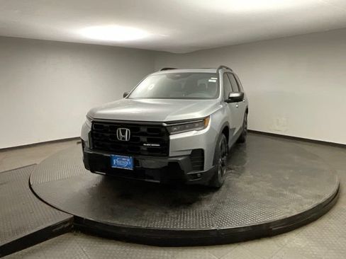 New 2026 Honda Pilot Black Edition image 3