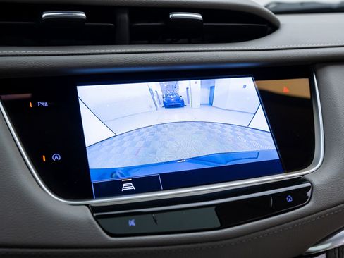 Certified 2022 Cadillac XT5 Premium Luxury w/ LPO, Floor Liner Package image 27