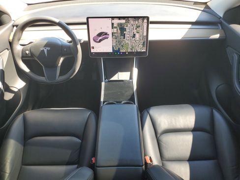 Used 2021 Tesla Model Y Long Range image 18