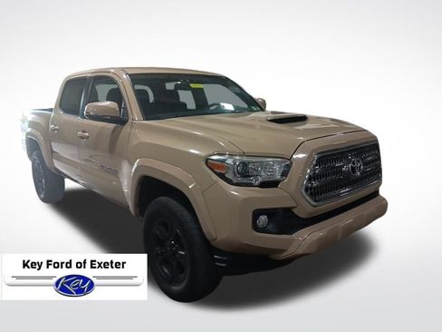 Used 2016 Toyota Tacoma TRD Sport w/ Towing Package AWD/4WD image 2