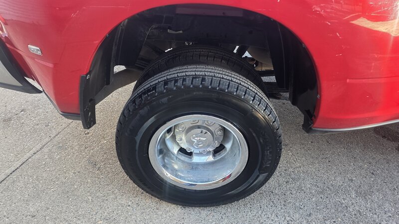 Used 2024 RAM 3500 Big Horn AWD/4WD image 27
