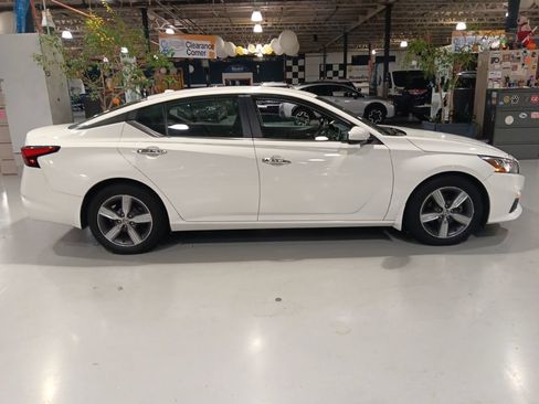 Used 2019 Nissan Altima 2.5 S FWD image 10