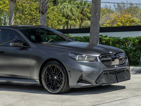 Used 2025 BMW M5 Touring image 10