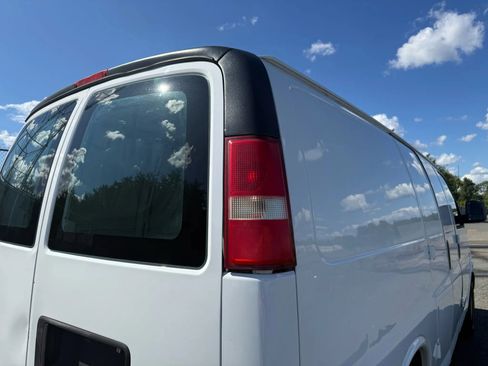 Used 2016 Chevrolet Express 2500 image 69