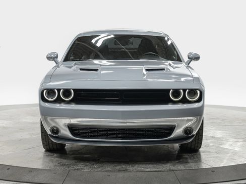 Used 2022 Dodge Challenger SXT w/ Plus Package image 9