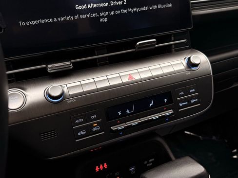 Used 2024 Hyundai Kona SEL image 14