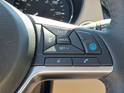 Used 2020 Nissan Rogue SL w/ Premium Package AWD/4WD image 25