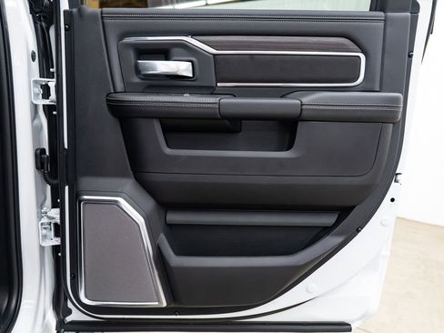 New 2026 RAM 3500 Laramie AWD/4WD image 31