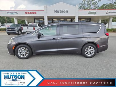 Used 2023 Chrysler Pacifica Touring-L