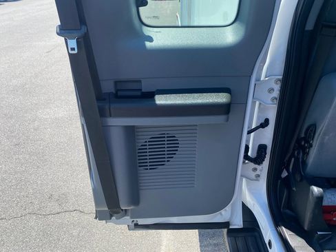 Used 2014 Ford F550 4x4 SuperCab Super Duty image 30