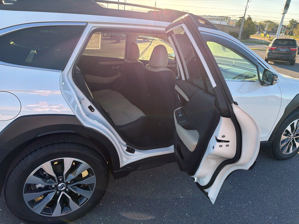 Certified 2025 Subaru Outback Limited AWD/4WD image 19