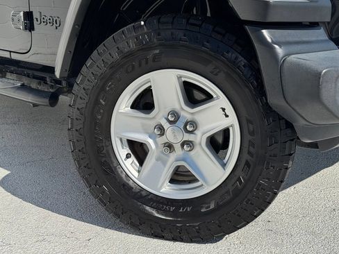 Used 2020 Jeep Gladiator Sport w/ Quick Order Package 24S AWD/4WD image 6