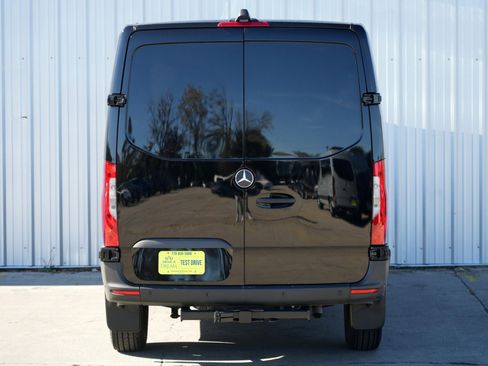 Used 2024 Mercedes-Benz Sprinter 2500 image 11
