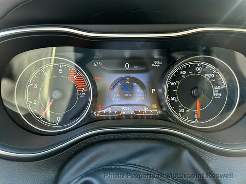 Used 2019 Jeep Cherokee Limited image 14