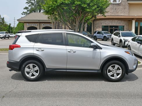 Used 2014 Toyota RAV4 XLE image 5