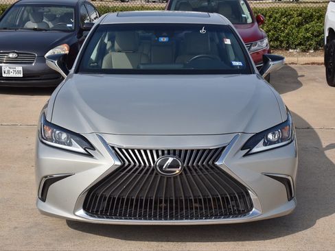 Used 2019 Lexus ES 350 w/ Accessory Package 2 image 3