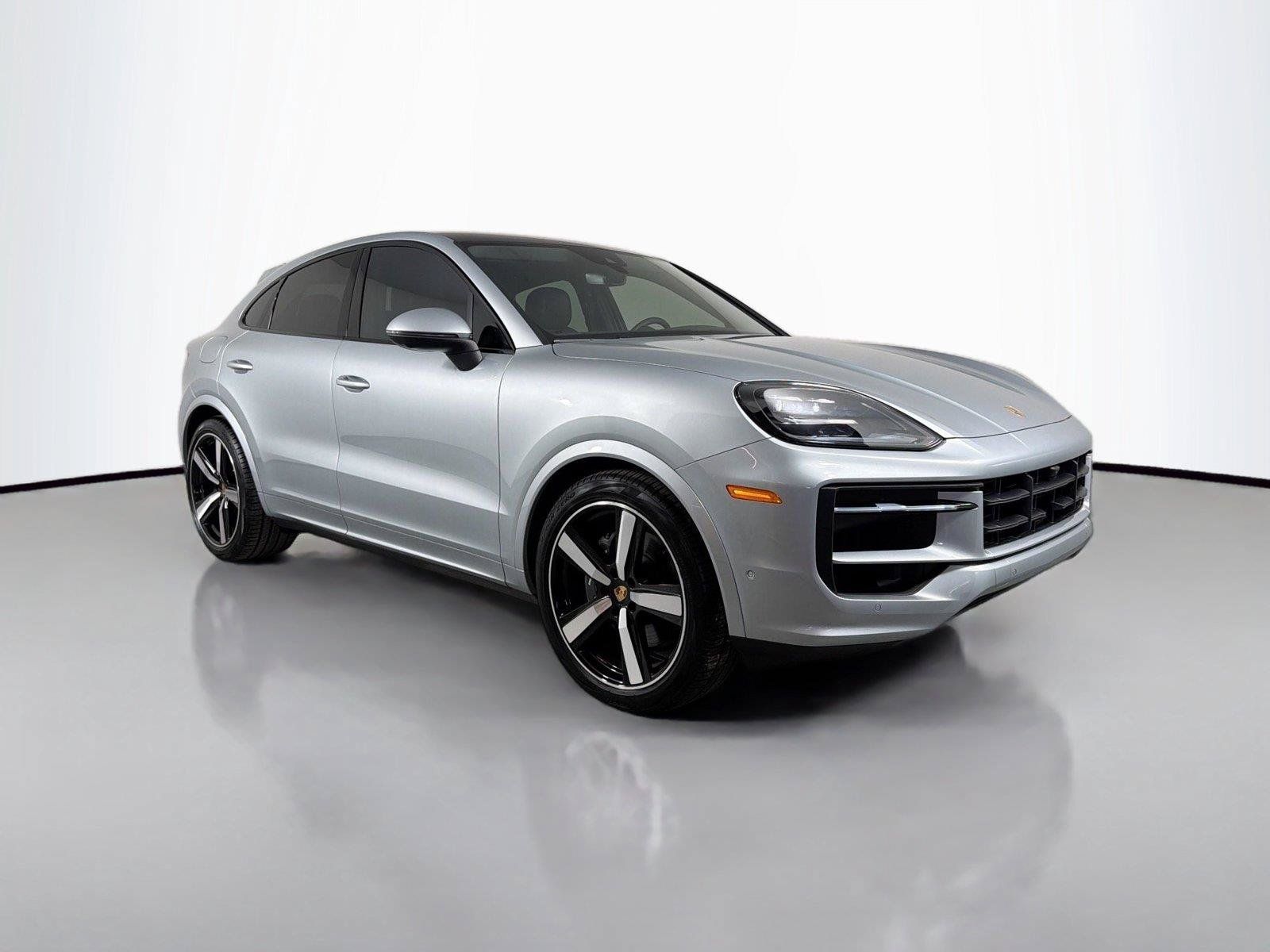 Certified 2025 Porsche Cayenne Coupe AWD/4WD image 9