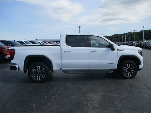 Used 2026 GMC Sierra 1500 AT4 w/ AT4 Premium Package AWD/4WD image 5