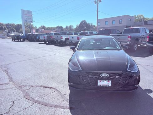 Used 2023 Hyundai Sonata SEL image 2