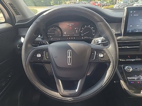Used 2022 Lincoln Corsair AWD w/ Premium Package image 16