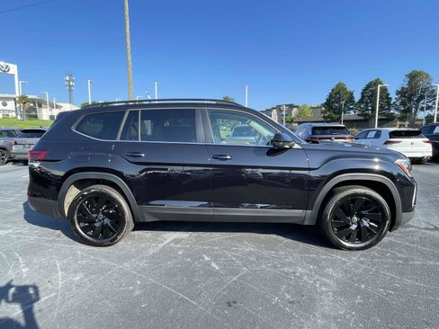 Certified 2026 Volkswagen Atlas SE w/ Panoramic Sunroof Package FWD image 8