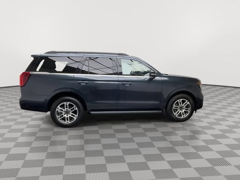 Used 2025 Ford Expedition Active AWD/4WD image 46