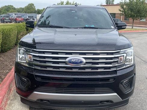 Used 2019 Ford Expedition XLT w/ Equipment Group 202A AWD/4WD image 11