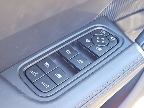 Certified 2023 Porsche Cayenne S Platinum AWD/4WD image 32