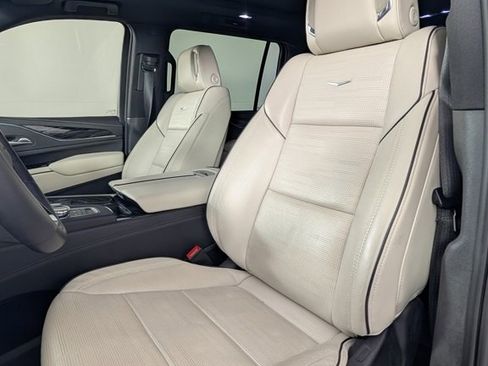 Certified 2023 Cadillac Escalade ESV Sport w/ LPO, ONYX Package image 6