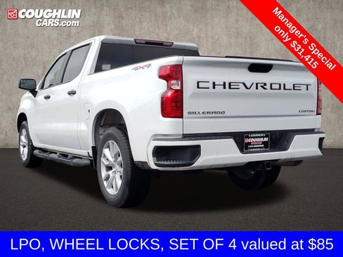 Used 2022 Chevrolet Silverado 1500 Custom AWD/4WD image 3