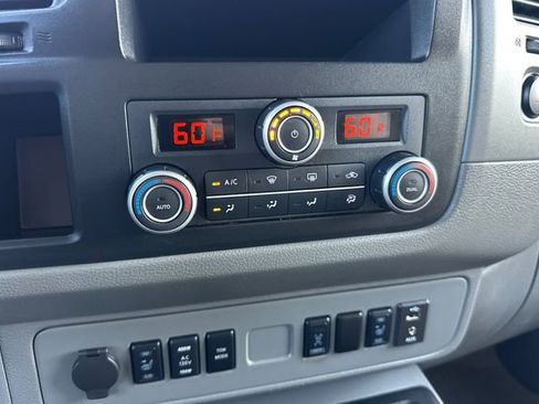 Used 2019 Nissan NV 3500 SL RWD image 28