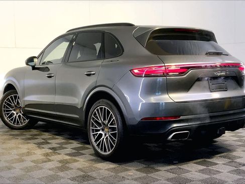 Used 2023 Porsche Cayenne image 3