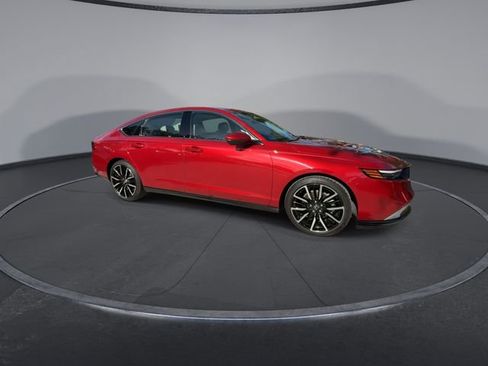 Used 2025 Honda Accord Touring image 9