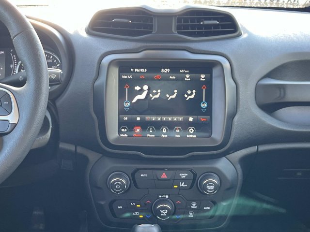 Used 2023 Jeep Renegade Latitude AWD/4WD image 15
