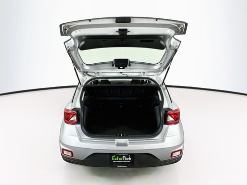 Used 2025 Hyundai Venue SEL FWD image 28