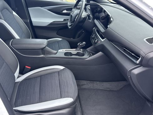 Used 2024 Buick Envista Preferred w/ Convenience I Package image 12