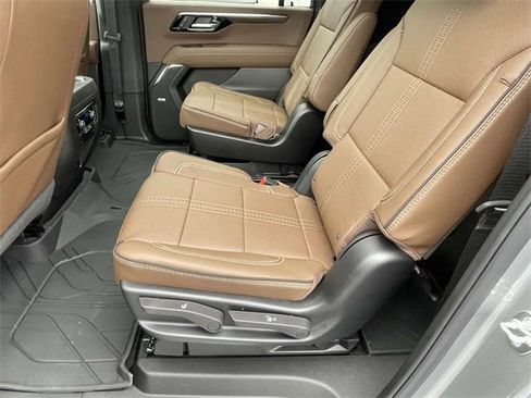 New 2026 Chevrolet Suburban High Country w/ Sun And Tow Package image 9