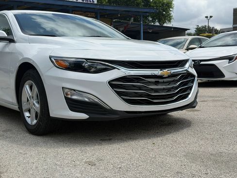 Used 2023 Chevrolet Malibu LS FWD image 4