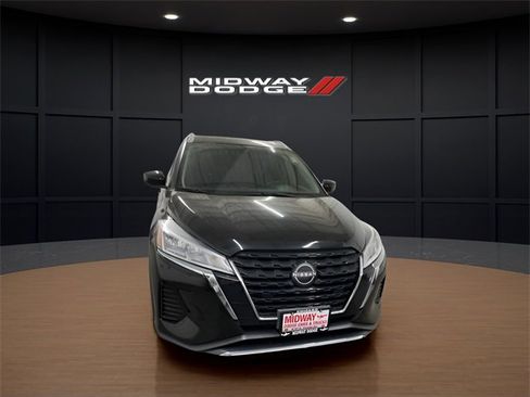 Used 2022 Nissan Kicks SV image 5