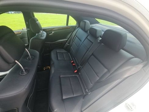 Used 2011 Mercedes-Benz E 350 4MATIC Sedan image 9