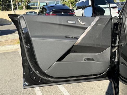 Used 2025 BMW iX xDrive50 w/ Premium Package image 19