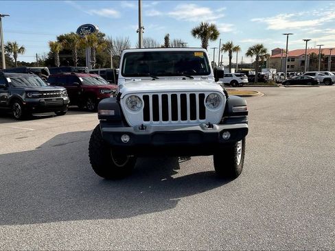 Used 2020 Jeep Gladiator Sport w/ Quick Order Package 24S image 7