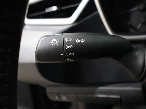 Used 2024 Toyota Corolla SE image 36