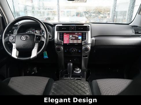 Used 2020 Toyota 4Runner SR5 AWD/4WD image 12