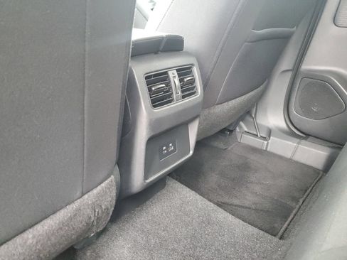 Certified 2023 Nissan Rogue SV FWD image 12