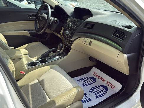 Used 2014 Acura ILX w/ Technology Package FWD image 9